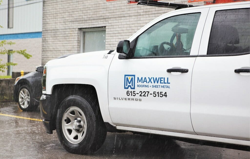 maxwell-roofing-service-truck