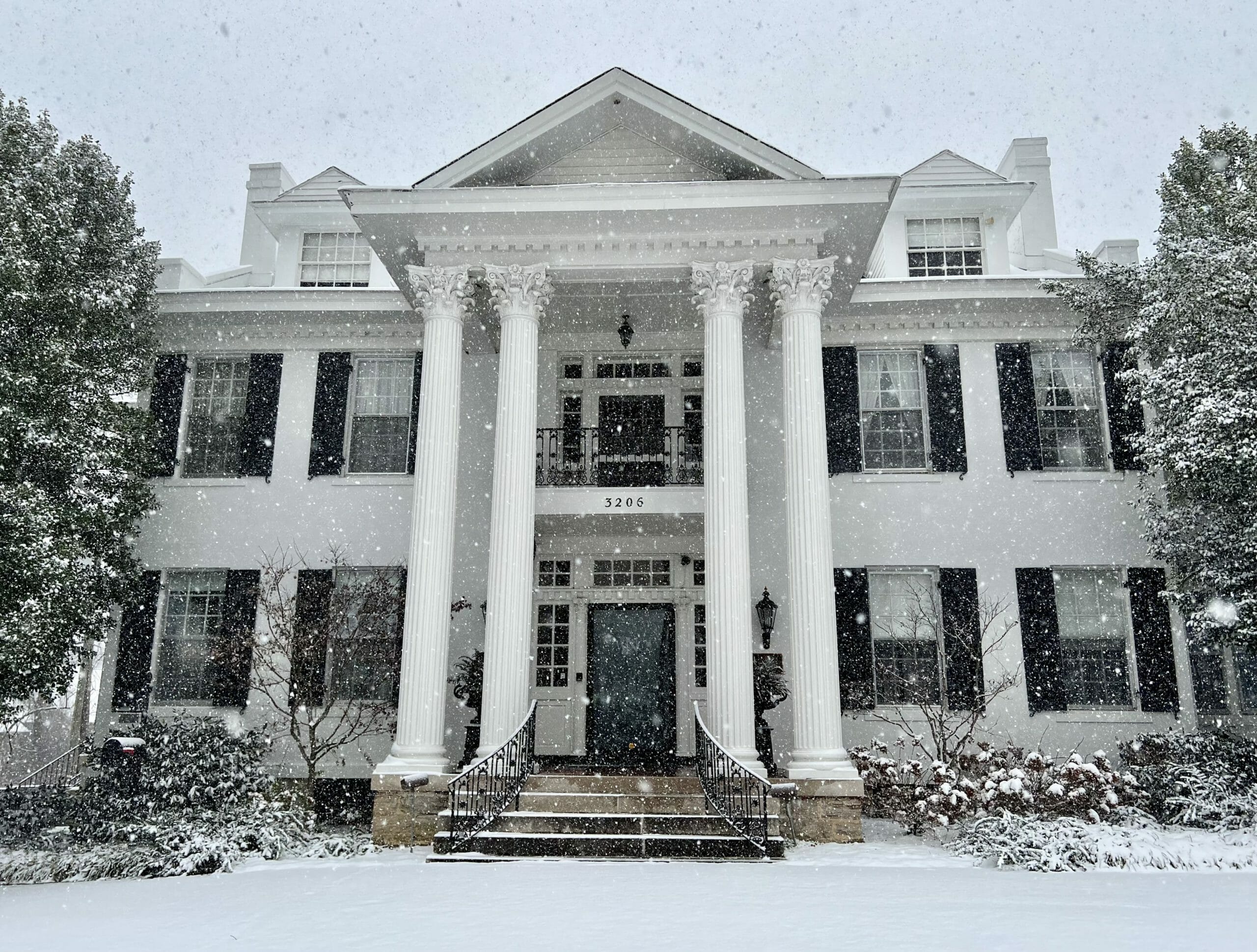 Woman's Club of Nashville in wintertime.